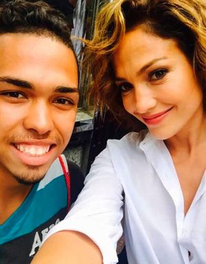Teen petitions J.Lo’s help to create Bronx performing arts program and studio