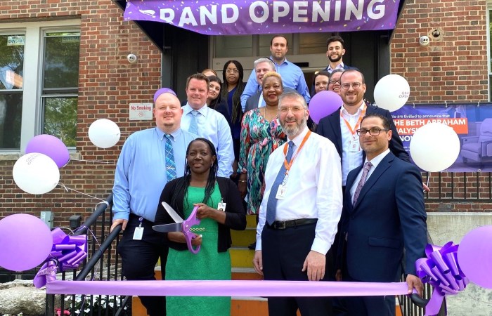 Beth Abraham Center introduced its brand new, state-of-the-art Beth Abraham Center for Renal Dialysis to the public with a ribbon-cutting ceremony and lunch on June 20.